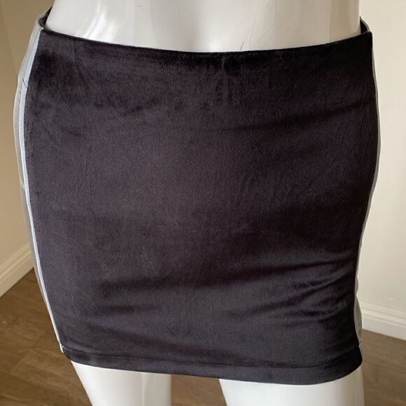 Delias by Dolls Kill Black + Silver Velour Velvet Satin Mini Skirt - Picture 3 of 6